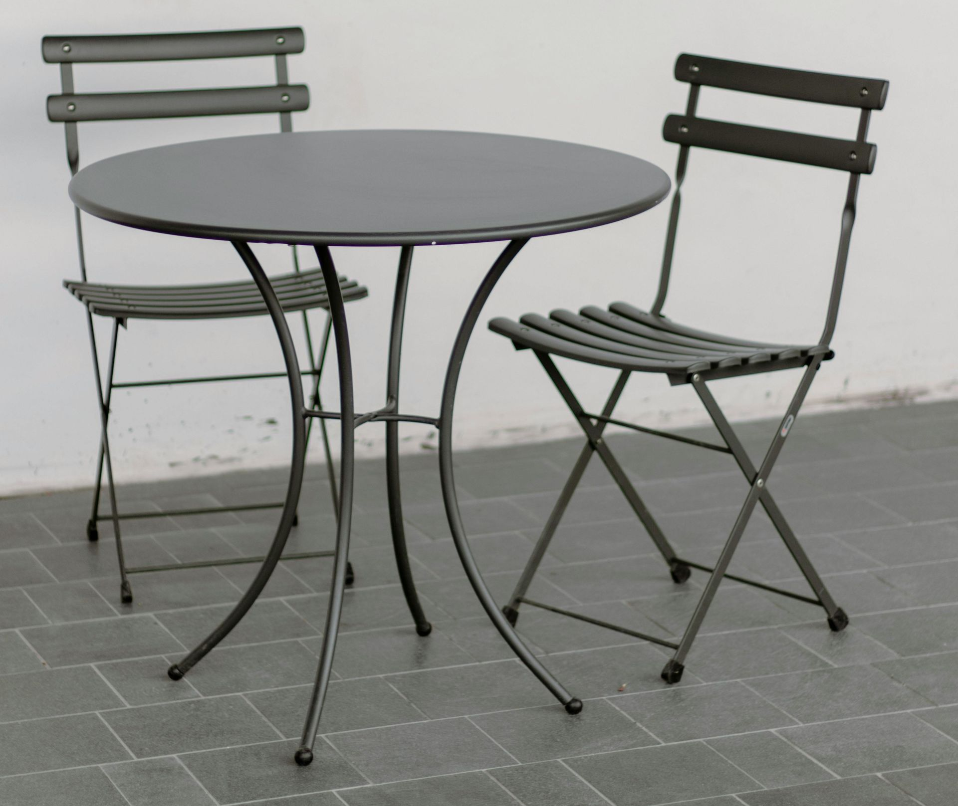 How to Clean Patio & Beach Furniture: Outdoor Furniture Care Guide view 6