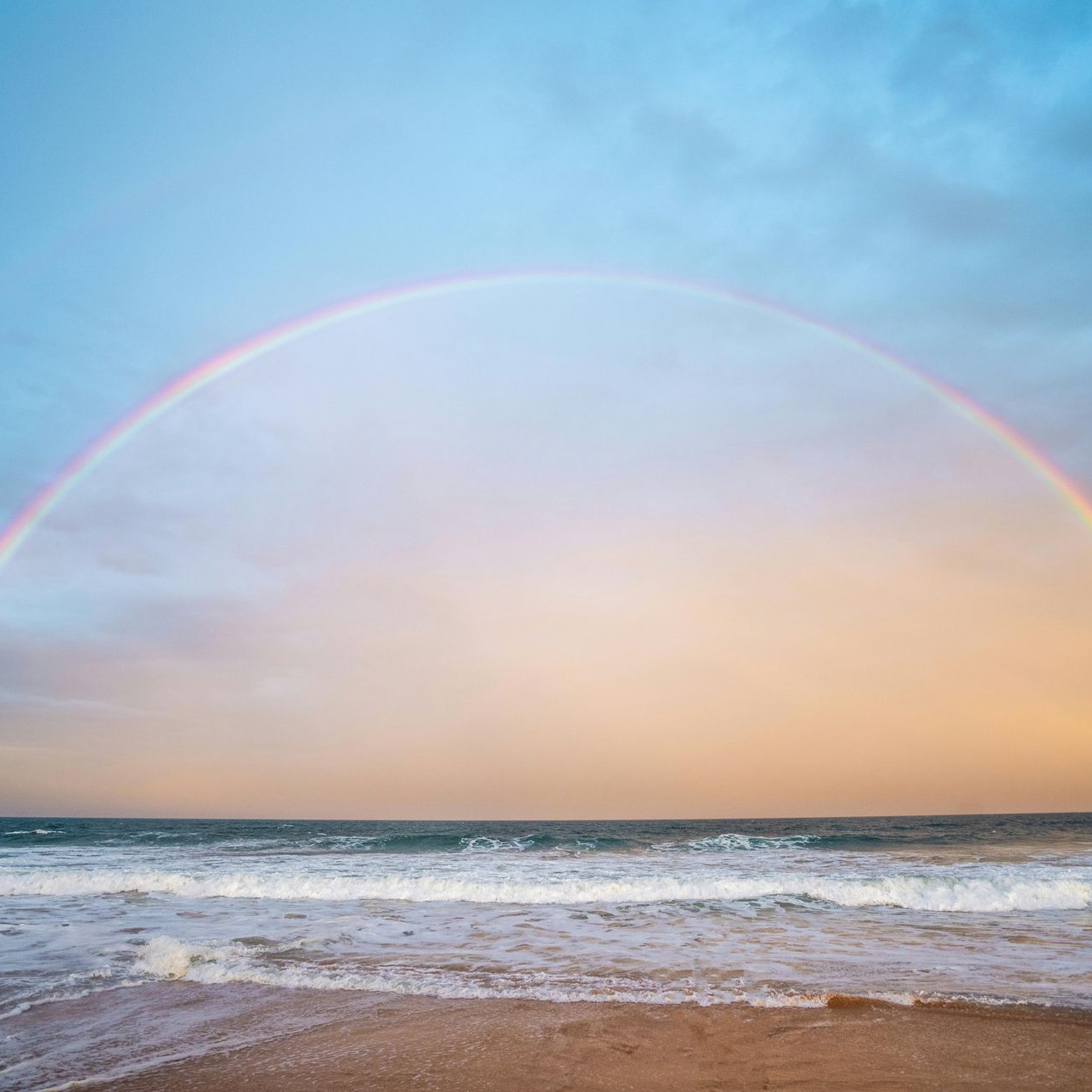 The Psychology of Beach Home Decor: How a Beach Theme Affects the Emotions view 2
