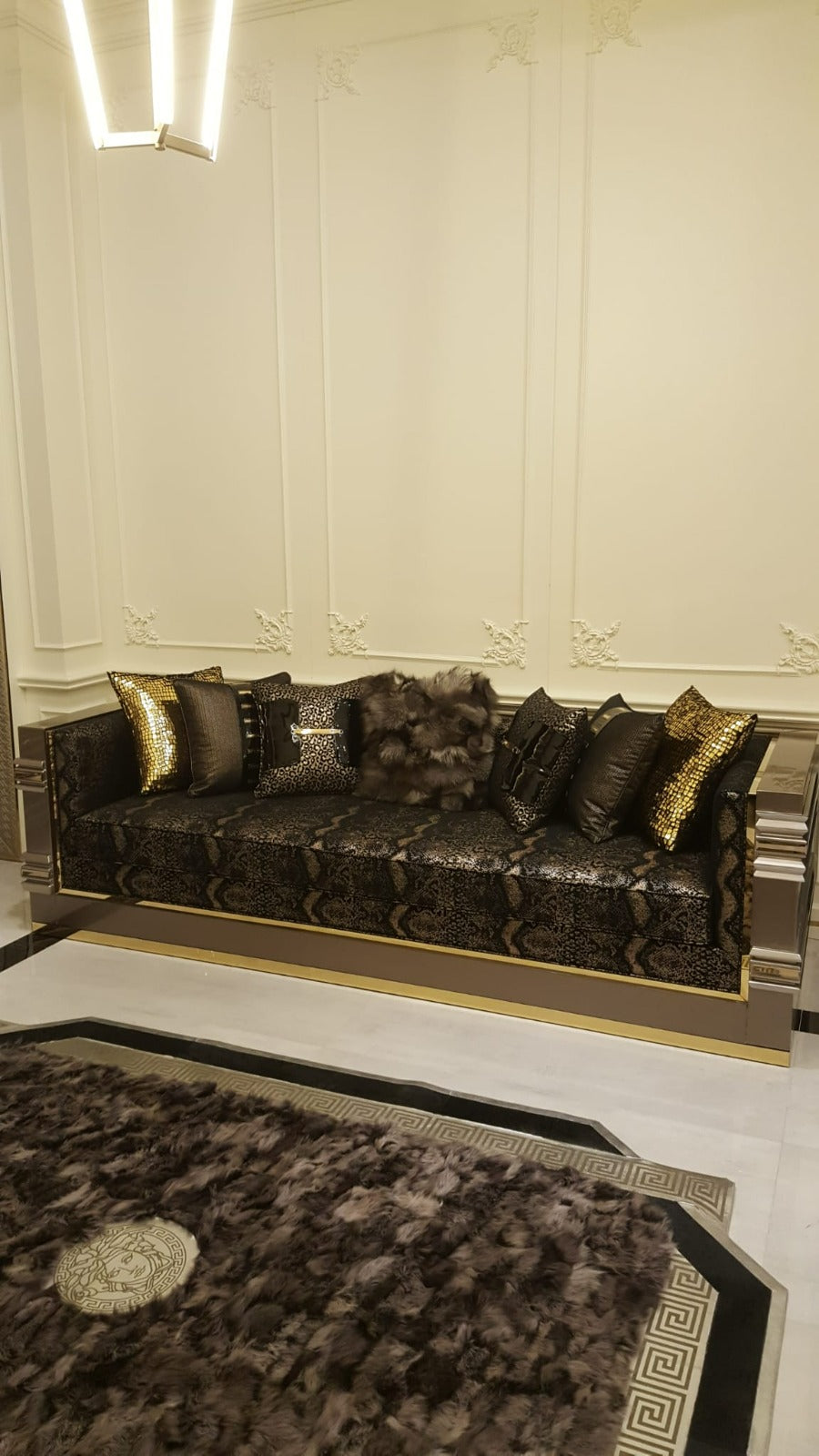 Atlantis Living Room Settee