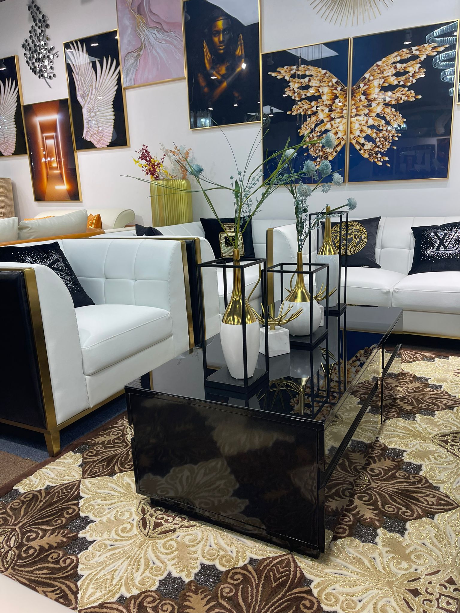 Black & White leather Living Room Set
